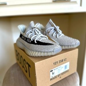Yeezy Boost 350 V2 by Adidas sneakers size 5.5 US. They are slate with black